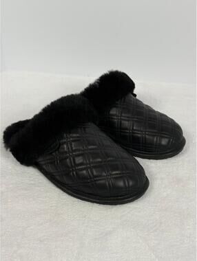 UGG Black Quilted Leather Sheepskin Slippers Mule Women’s size: 8